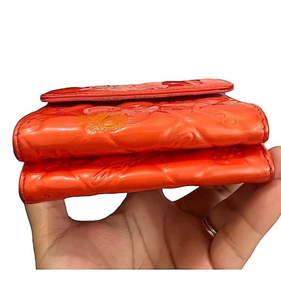 CHANEL Lucky Charms Embossed Patent Leather Wallet w/ COA - Picture 7 of 12